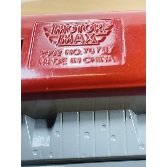 VTG 2002 Motor Max#76787  Diecast Midway 9" Aircraft Carrier Model W Helicopter - Picture 7 of 11